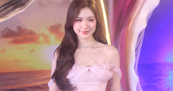 Hòa Minzy gợi cảm chúc mừng ‘Ốc mượn hồn’ – Cơ hội giải trí đa dạng cùng JUN88 - hình ảnh - jun88play.vip Hòa Minzy gợi cảm chúc mừng ‘Ốc mượn hồn’ – Cơ hội giải trí đa dạng cùng JUN88 - hình ảnh - jun88play.vip