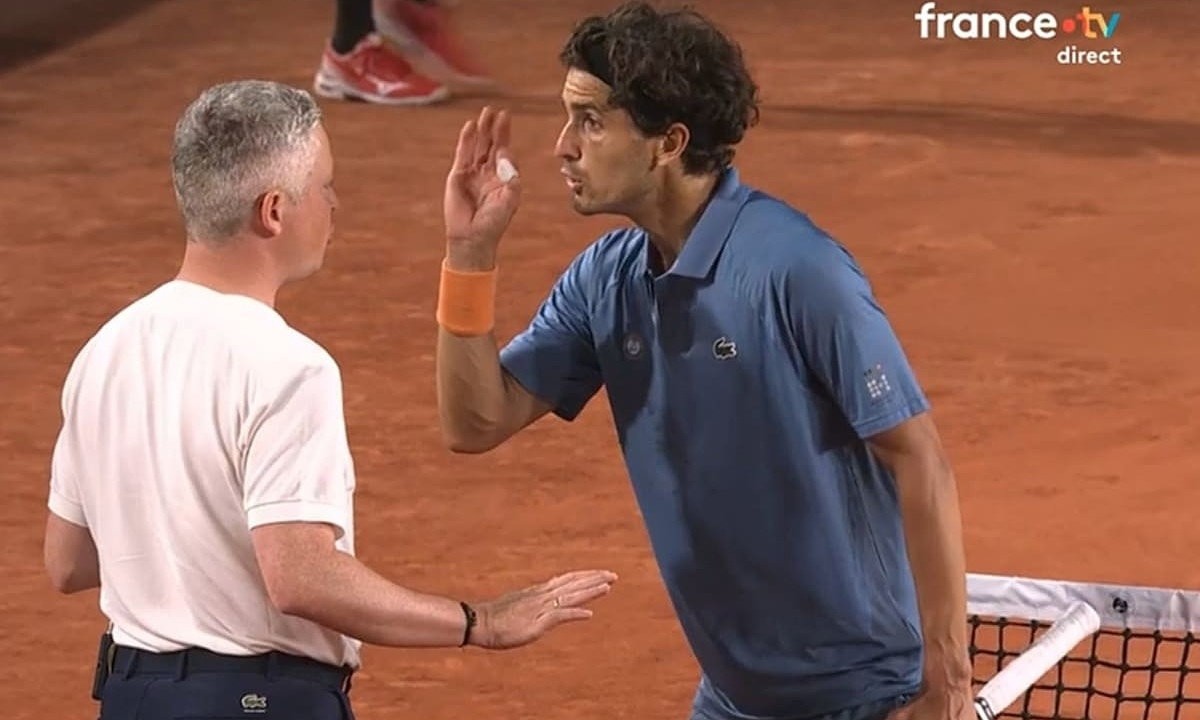 Tranh cãi căng thẳng về vết bóng ở Roland Garros 2026: Herbert nổi nóng, JUN88 đồng hành cùng fan thể thao - hình ảnh - jun88play.vip