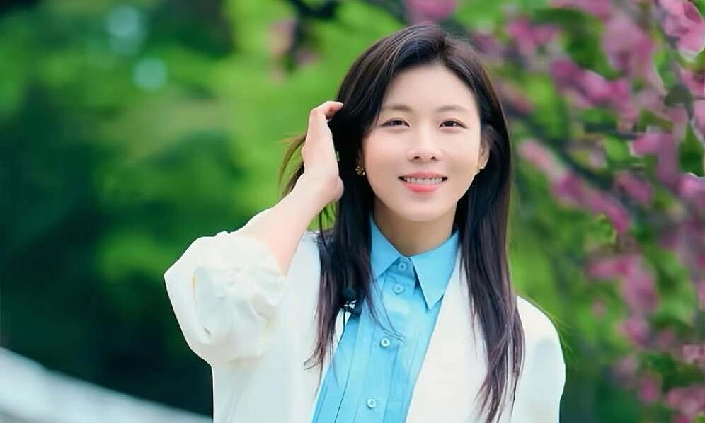 JUN88 baccarat và sức hút từ phong cách trẻ trung của Ha Ji Won - hình ảnh - jun88play.vip