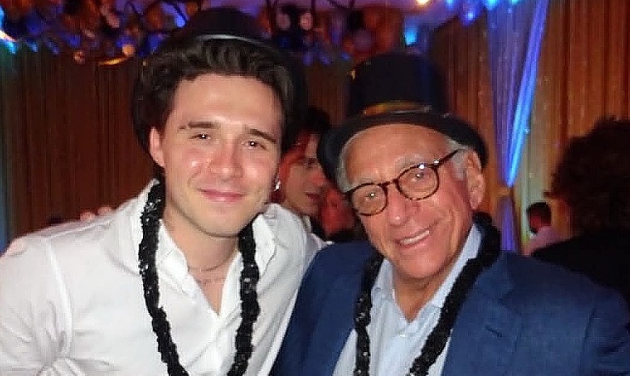 Brooklyn Beckham Gửi Lời Chúc Xúc Động Tới Bố Vợ Nelson Peltz Giữa Tâm Bão Gia Đình - hình ảnh - jun88play.vip Brooklyn Beckham Gửi Lời Chúc Xúc Động Tới Bố Vợ Nelson Peltz Giữa Tâm Bão Gia Đình - hình ảnh - jun88play.vip