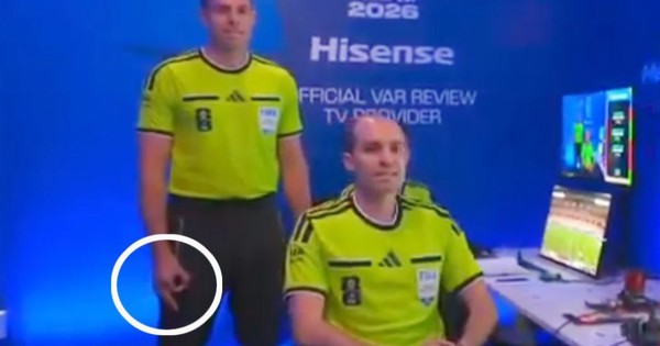 Trọng tài VAR World Cup 2026 gây tranh cãi với cử chỉ kỳ lạ, FIFA vào cuộc điều tra - hình ảnh - jun88play.vip Trọng tài VAR World Cup 2026 gây tranh cãi với cử chỉ kỳ lạ, FIFA vào cuộc điều tra - hình ảnh - jun88play.vip