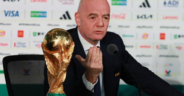 FIFA Bất Ngờ Đề Xuất Đổi Luật Đá Luân Lưu Trước World Cup 2026, Infantino Bảo Vệ Quy Định Nghỉ Uống Nước - hình ảnh - jun88play.vip FIFA Bất Ngờ Đề Xuất Đổi Luật Đá Luân Lưu Trước World Cup 2026, Infantino Bảo Vệ Quy Định Nghỉ Uống Nước - hình ảnh - jun88play.vip