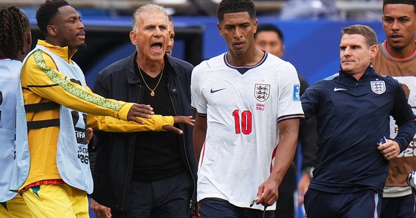 Ngôi sao đội tuyển Anh vi phạm luật mới của FIFA, lại lấy tay che miệng: Nguy cơ nhận án phạt nguội - hình ảnh - jun88play.vip Ngôi sao đội tuyển Anh vi phạm luật mới của FIFA, lại lấy tay che miệng: Nguy cơ nhận án phạt nguội - hình ảnh - jun88play.vip