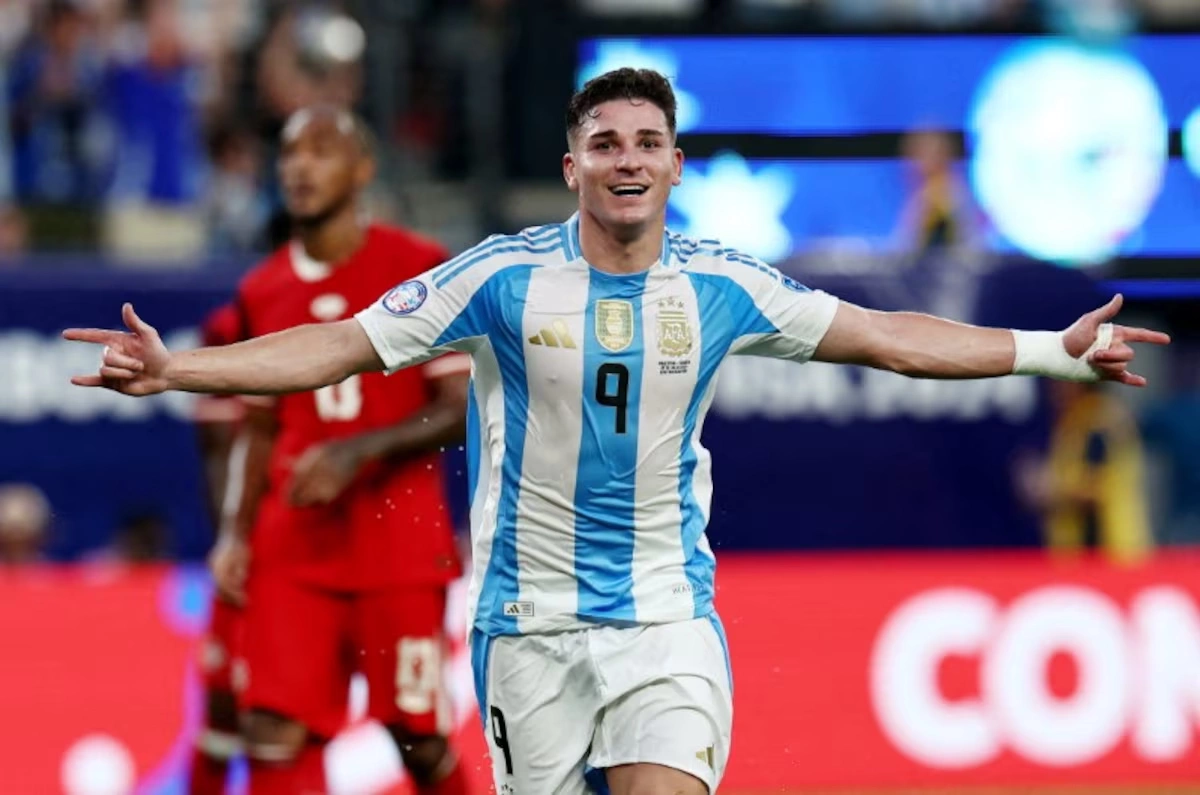 JUN88 Cược Bóng Đá: Julian Alvarez Mở Đường Tới Barca Sau Chiến Thắng Argentina - hình ảnh - jun88play.vip JUN88 Cược Bóng Đá: Julian Alvarez Mở Đường Tới Barca Sau Chiến Thắng Argentina - hình ảnh - jun88play.vip