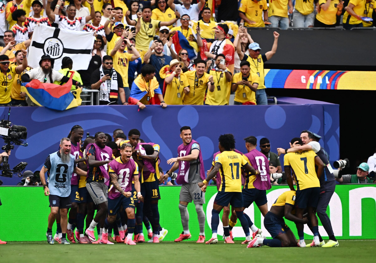 Ecuador quật ngã Đức, lách khe cửa hẹp vào vòng knock-out - hình ảnh - jun88play.vip