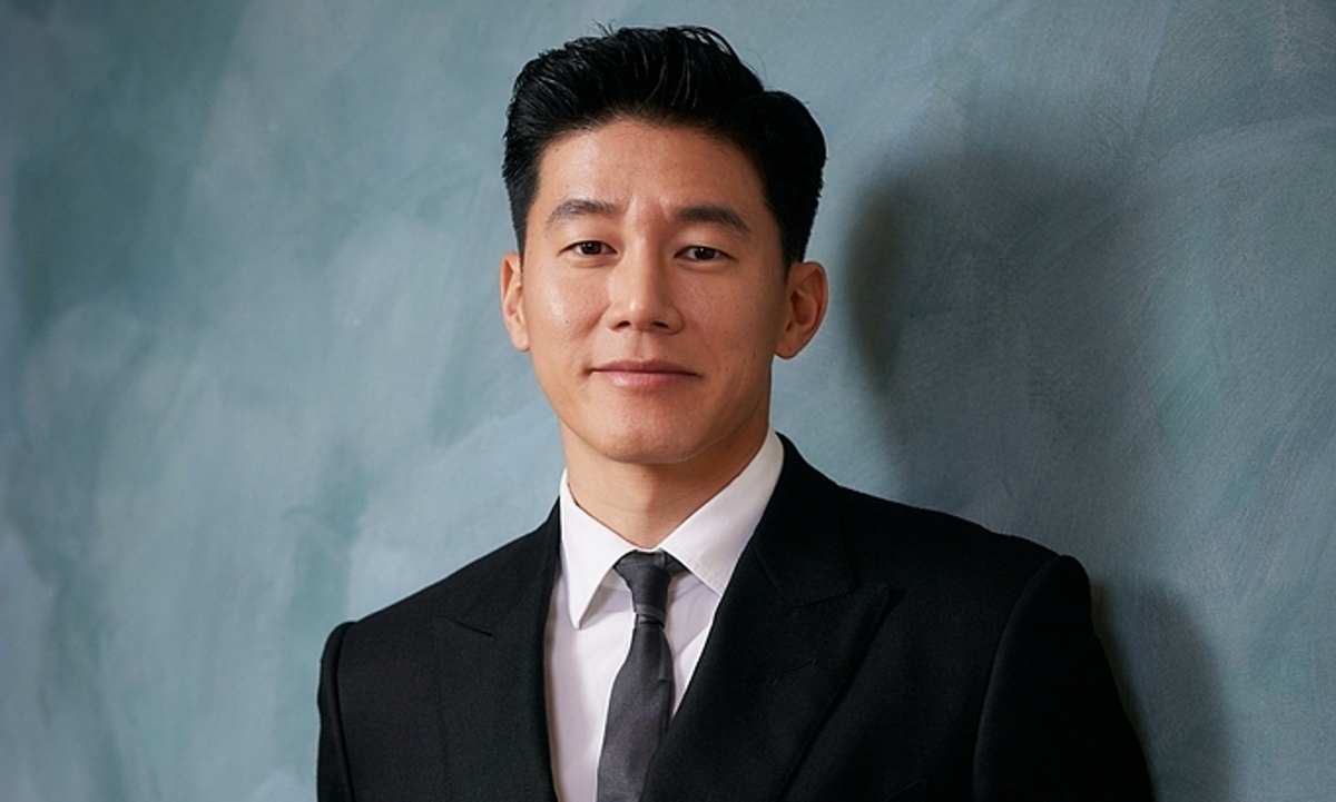 Tài tử Kim Mu Yeol vươn lên từ nghèo khó: góc nhìn mới cho người chơi Việt - hình ảnh - jun88play.vip