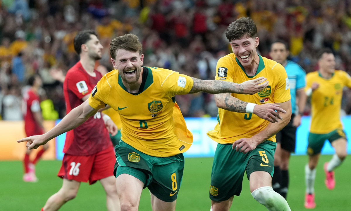 JUN88 cược bóng đá: Australia thắng trận ra quân World Cup sau 20 năm - hình ảnh - jun88play.vip JUN88 cược bóng đá: Australia thắng trận ra quân World Cup sau 20 năm - hình ảnh - jun88play.vip