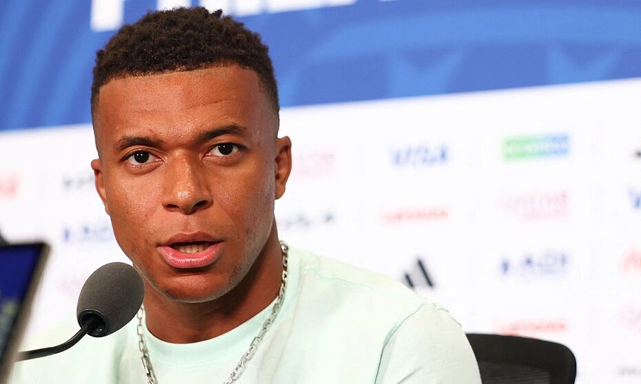 Mbappe né tranh cãi Messi – Ronaldo, hướng mắt về World Cup 2026 - hình ảnh - jun88play.vip Mbappe né tranh cãi Messi – Ronaldo, hướng mắt về World Cup 2026 - hình ảnh - jun88play.vip