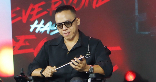 Hoàng Touliver ngồi xe lăn lên sân khấu: Fan lo lắng, JUN88 đồng hành cùng cộng đồng giải trí - hình ảnh - jun88play.vip Hoàng Touliver ngồi xe lăn lên sân khấu: Fan lo lắng, JUN88 đồng hành cùng cộng đồng giải trí - hình ảnh - jun88play.vip