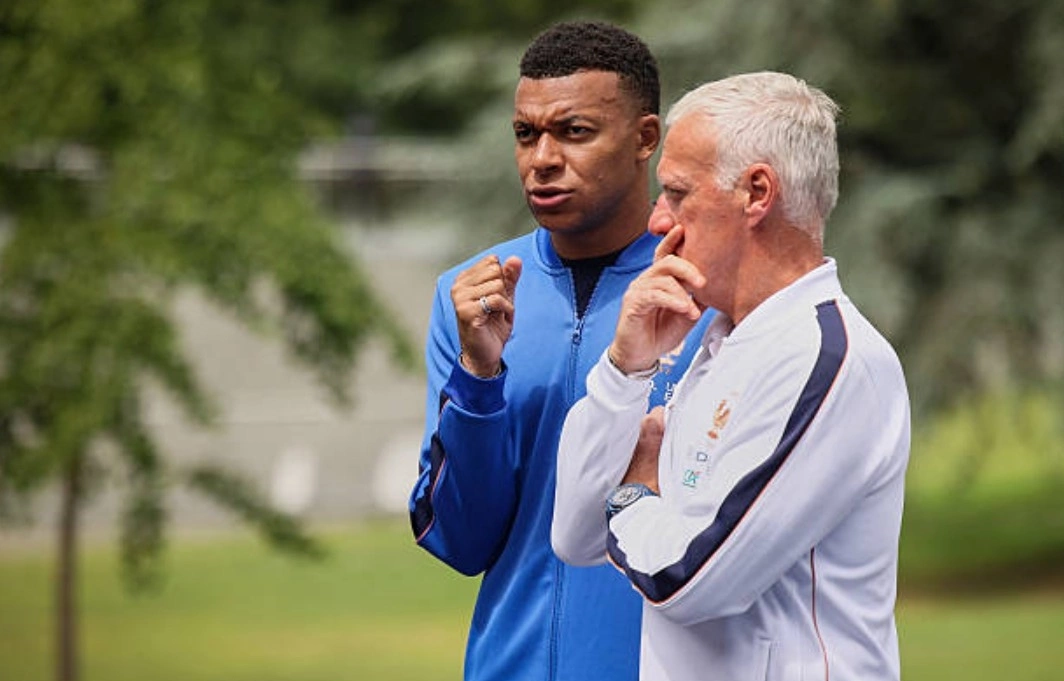 Deschamps: ‘Nhiều HLV cũng ngốc như tôi khi xếp Mbappe đá trung phong’ - hình ảnh - jun88play.vip