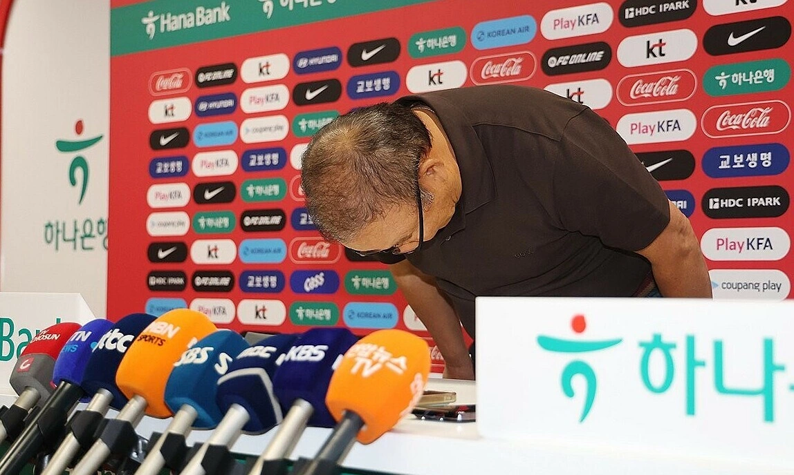 Ông Park cúi đầu xin lỗi sau thất bại của Hàn Quốc tại World Cup 2026 - hình ảnh - jun88play.vip Ông Park cúi đầu xin lỗi sau thất bại của Hàn Quốc tại World Cup 2026 - hình ảnh - jun88play.vip