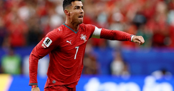 Nhà cái không chặn: Ronaldo lập cú đúp, Bồ Đào Nha đại thắng Uzbekistan 5-0 - hình ảnh - jun88play.vip Nhà cái không chặn: Ronaldo lập cú đúp, Bồ Đào Nha đại thắng Uzbekistan 5-0 - hình ảnh - jun88play.vip