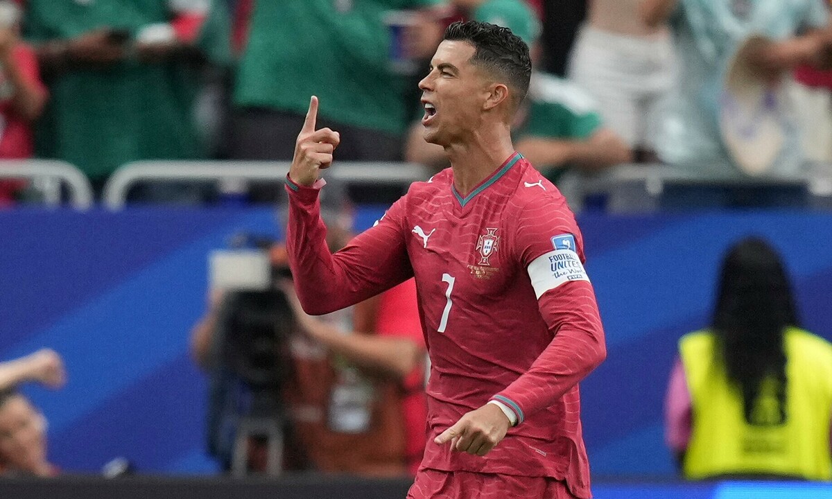Ronaldo lập kỷ lục World Cup: Cơ hội đặt cược hấp dẫn tại JUN88 - hình ảnh - jun88play.vip Ronaldo lập kỷ lục World Cup: Cơ hội đặt cược hấp dẫn tại JUN88 - hình ảnh - jun88play.vip