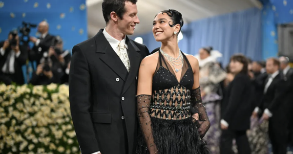 Thưởng tân thủ JUN88 – Đón tin hot Dua Lipa kết hôn cùng sao James Bond tương lai - hình ảnh - jun88play.vip