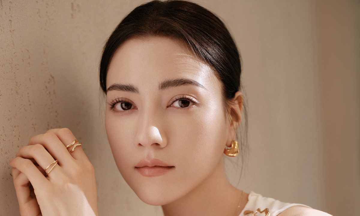 JUN88 chính thức: Câu chuyện tình mỹ nhân Nga và thiếu gia Hong Kong gây sốt - hình ảnh - jun88play.vip JUN88 chính thức: Câu chuyện tình mỹ nhân Nga và thiếu gia Hong Kong gây sốt - hình ảnh - jun88play.vip