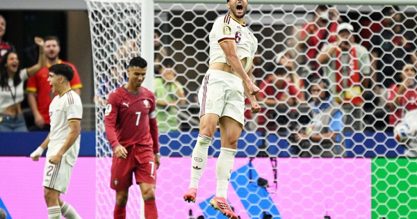 Bồ Đào Nha 0-1 Tây Ban Nha: Ronaldo khép lại giấc mơ World Cup, JUN88 đồng hành cùng fan bóng đá - hình ảnh - jun88play.vip Bồ Đào Nha 0-1 Tây Ban Nha: Ronaldo khép lại giấc mơ World Cup, JUN88 đồng hành cùng fan bóng đá - hình ảnh - jun88play.vip