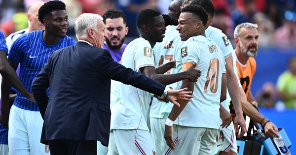 HLV Deschamps đi vào lịch sử World Cup: Mbappe – Dembele tái lập kỳ tích của Brazil: góc nhìn mới cho người chơi Việt - hình ảnh - jun88play.vip HLV Deschamps đi vào lịch sử World Cup: Mbappe – Dembele tái lập kỳ tích của Brazil: góc nhìn mới cho người chơi Việt - hình ảnh - jun88play.vip