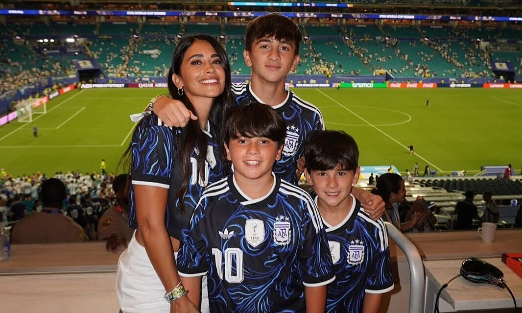 Vợ Messi cổ vũ cuồng nhiệt sau chiến thắng kịch tính - hình ảnh - jun88play.vip Vợ Messi cổ vũ cuồng nhiệt sau chiến thắng kịch tính - hình ảnh - jun88play.vip