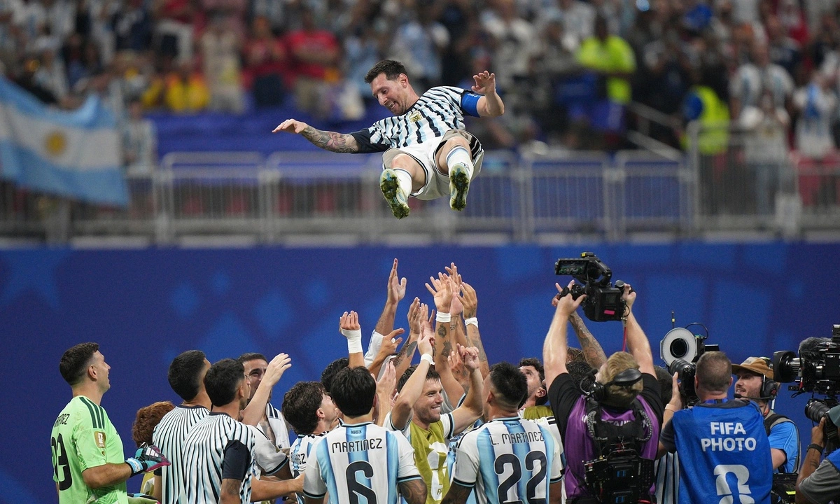 JUN88 cược thể thao: Messi lập kỳ tích ghi bàn ở 6 trận knock-out World Cup liên tiếp - hình ảnh - jun88play.vip