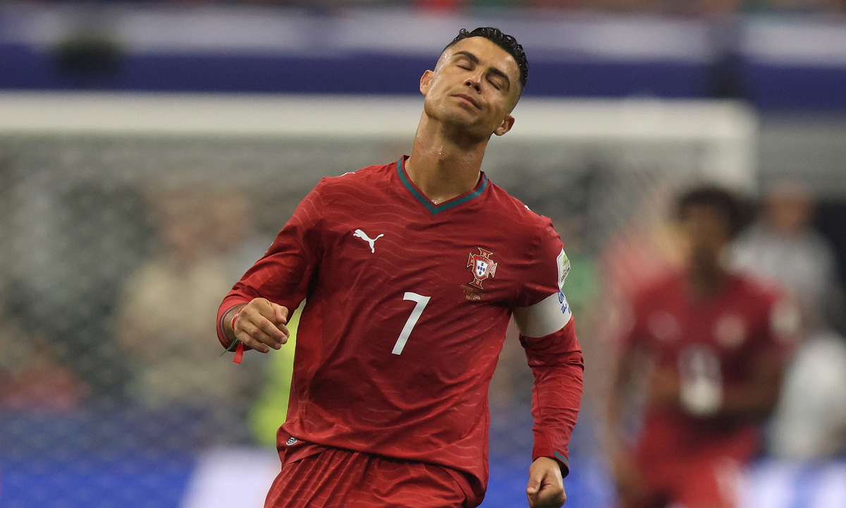 JUN88 Cược Bóng Đá: Ronaldo So Sánh Euro Với World Cup, Fan Việt Hào Hứng Theo Dõi - hình ảnh - jun88play.vip JUN88 Cược Bóng Đá: Ronaldo So Sánh Euro Với World Cup, Fan Việt Hào Hứng Theo Dõi - hình ảnh - jun88play.vip