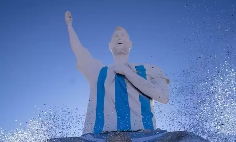 Tượng Messi cao 26m: Kỳ công 18 tháng của nghệ nhân Argentina và sức hút toàn cầu - hình ảnh - jun88play.vip Tượng Messi cao 26m: Kỳ công 18 tháng của nghệ nhân Argentina và sức hút toàn cầu - hình ảnh - jun88play.vip